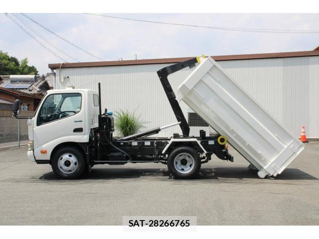 Hino DUTRO 2012-07 8276803-3