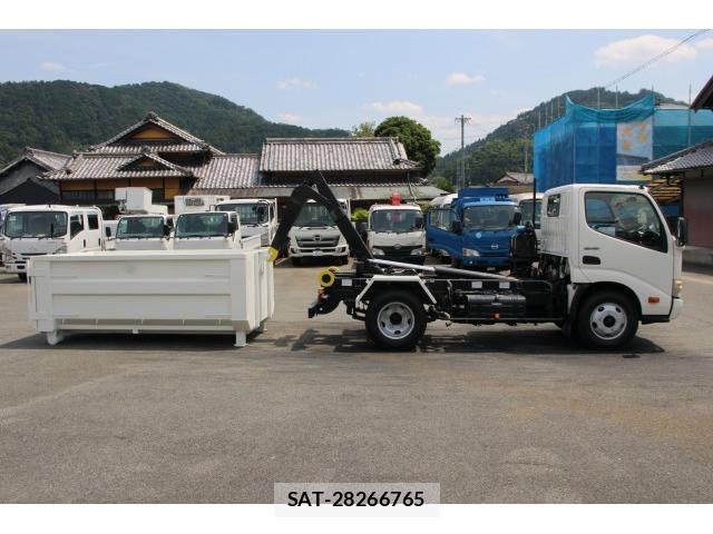 Hino DUTRO 2012-07 8276803-6