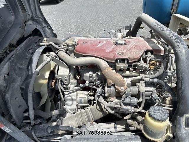 Hino DUTRO 2015-05 8277516-5