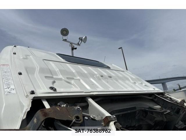 Hino DUTRO 2015-05 8277516-6