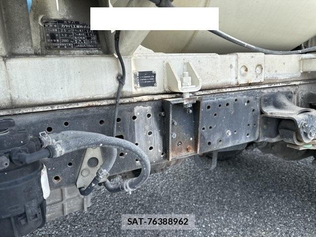 Hino DUTRO 2015-05 8277516-7