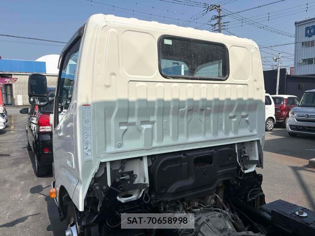 Hino DUTRO 2019-10 8280288-16