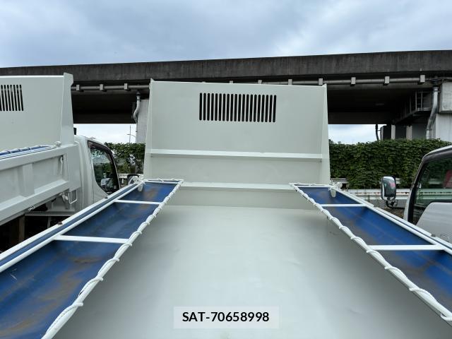 Hino DUTRO 2019-10 8280288-17