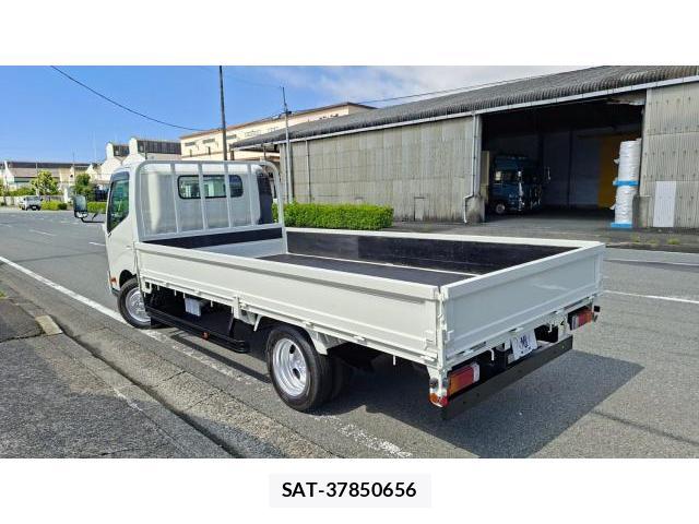 Hino DUTRO 2019-06 8280294-1