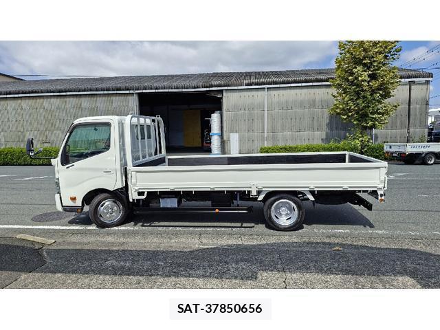 Hino DUTRO 2019-06 8280294-10