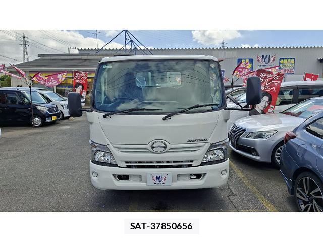 Hino DUTRO 2019-06 8280294-12