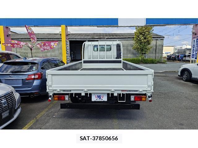 Hino DUTRO 2019-06 8280294-13