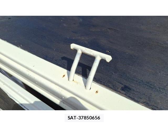 Hino DUTRO 2019-06 8280294-15