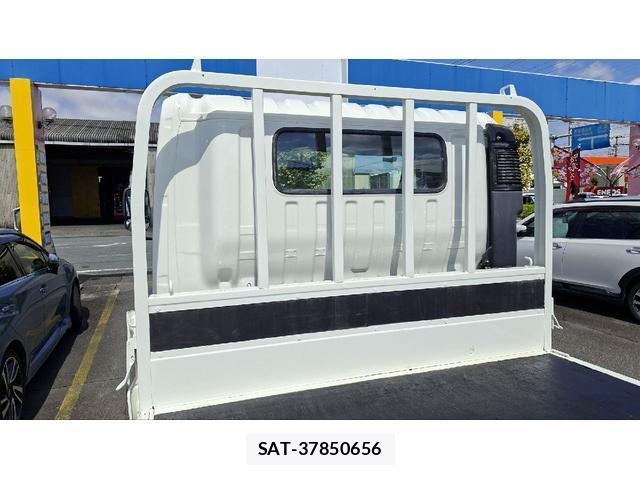 Hino DUTRO 2019-06 8280294-19