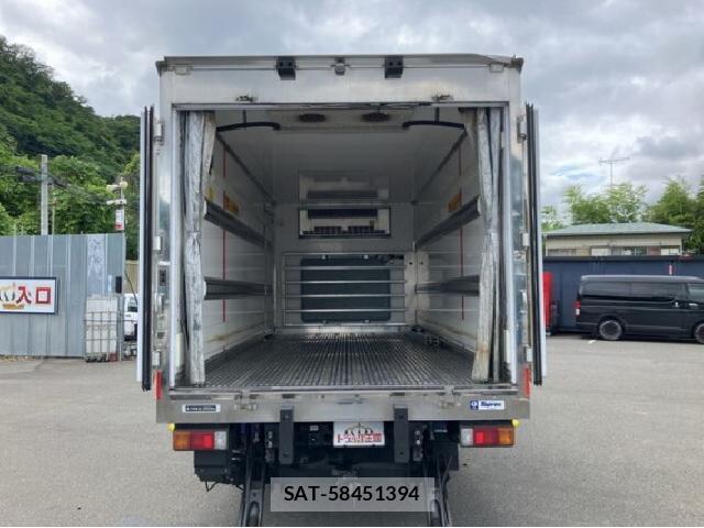 Hino DUTRO 2018 8280421-4