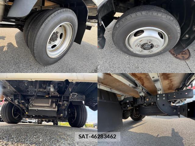 Hino DUTRO 2012-05 8283043-7