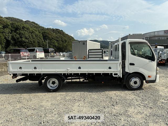 Hino DUTRO 2012-05 8284730-3