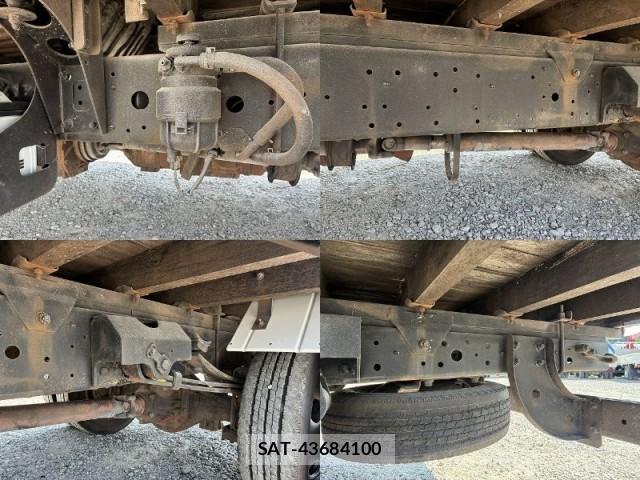 Hino DUTRO 2014-02 8284736-14