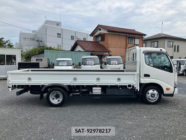 Hino DUTRO 2023-06 8285584-15