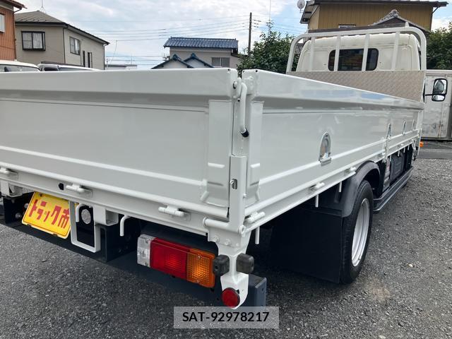Hino DUTRO 2023-06 8285584-16