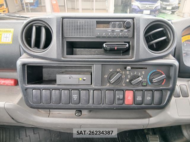 Hino DUTRO 2011-12 8285657-6