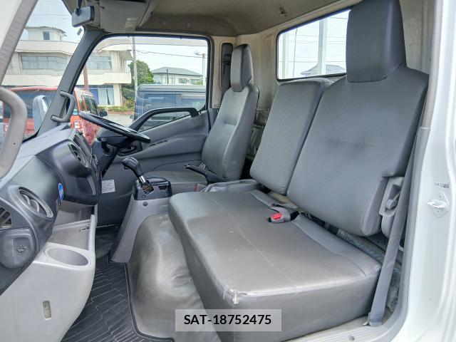 Hino DUTRO 2012-10 8285658-12