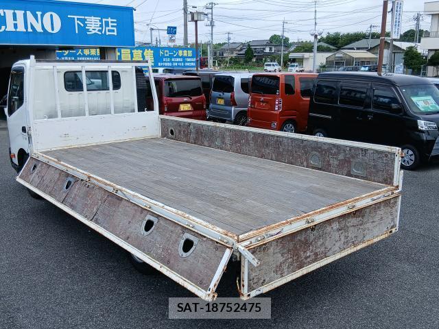 Hino DUTRO 2012-10 8285658-18