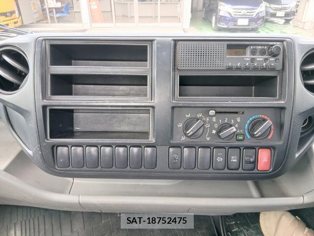 Hino DUTRO 2012-10 8285658-6