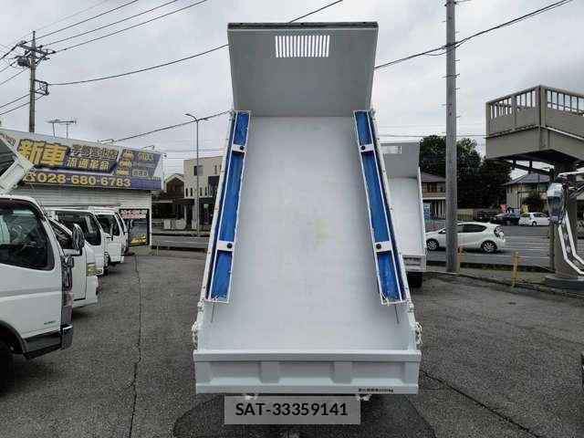 Hino DUTRO 2013-11 8285795-1