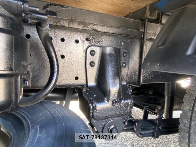 Hino DUTRO 2009-10 8285833-11