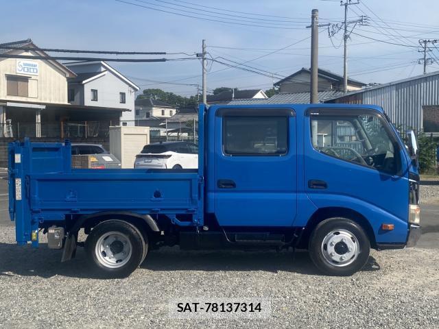 Hino DUTRO 2009-10 8285833-4