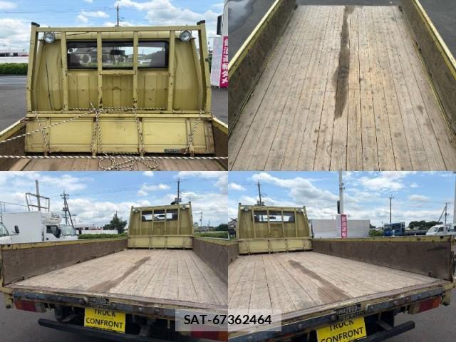 Toyota DYNA TRUCK 1984-04 8283055-7