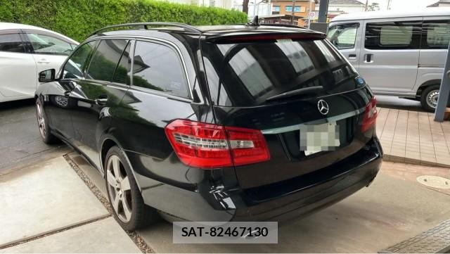 Mercedes Benz E-CLASS 2011-08 8282381-13