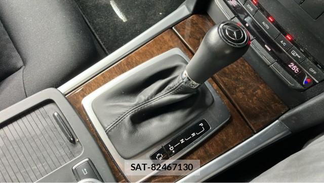 Mercedes Benz E-CLASS 2011-08 8282381-14