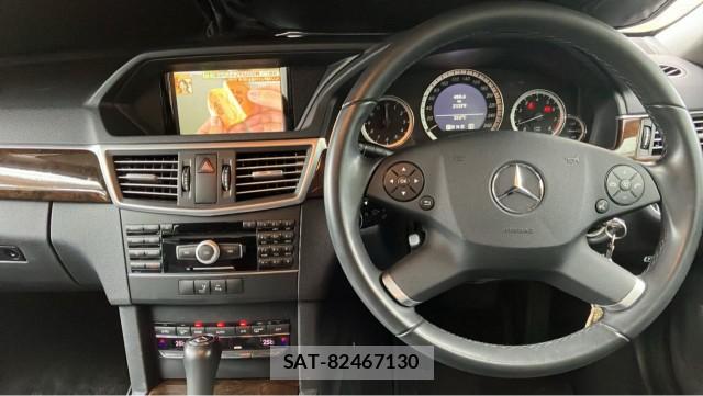 Mercedes Benz E-CLASS 2011-08 8282381-16