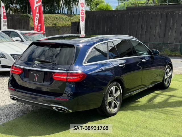 Mercedes Benz E-CLASS 2020-01 8285281-2
