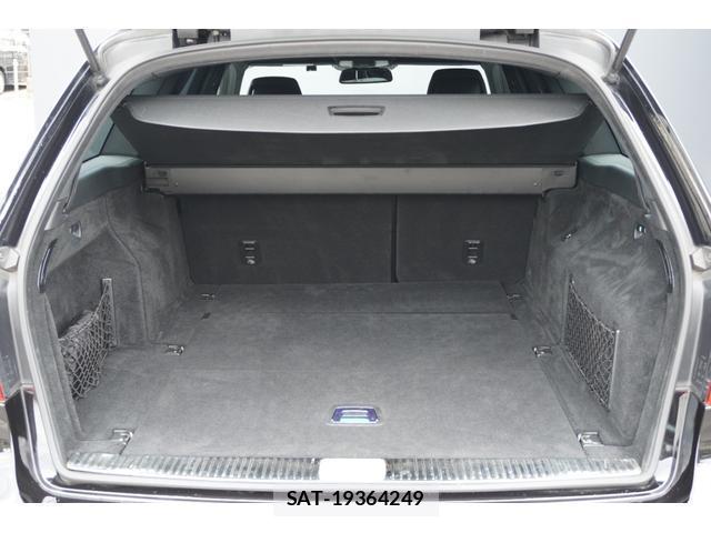 Mercedes Benz E-CLASS 2015-09 8285642-13
