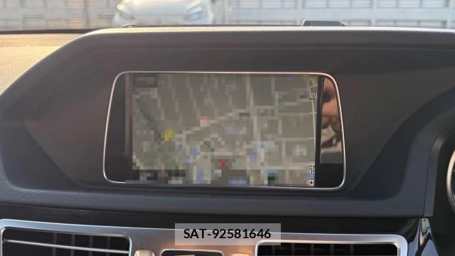 Mercedes Benz E-CLASS 2015-07 8281023-4
