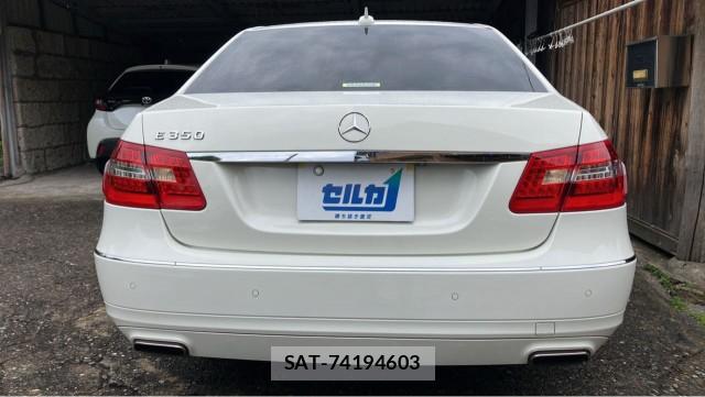 Mercedes Benz E-CLASS 2012-06 8281638-1
