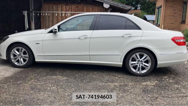 Mercedes Benz E-CLASS 2012-06 8281638-10