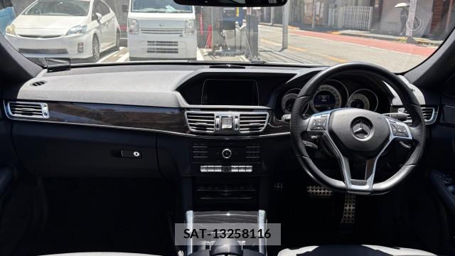 Mercedes Benz E-CLASS 2016-01 8281771-2