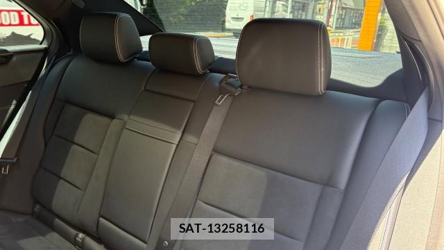 Mercedes Benz E-CLASS 2016-01 8281771-4