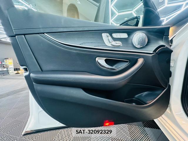 Mercedes Benz E-CLASS 2017-09 8284725-12