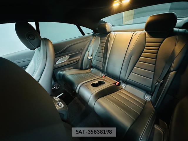 Mercedes Benz E-CLASS 2018-04 8284727-5
