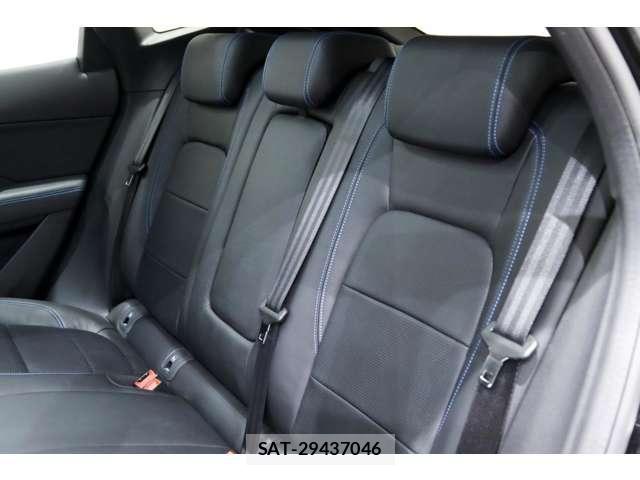 Jaguar E-PACE 2020-05 8277670-17
