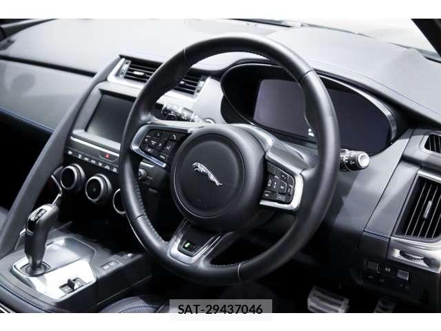 Jaguar E-PACE 2020-05 8277670-9
