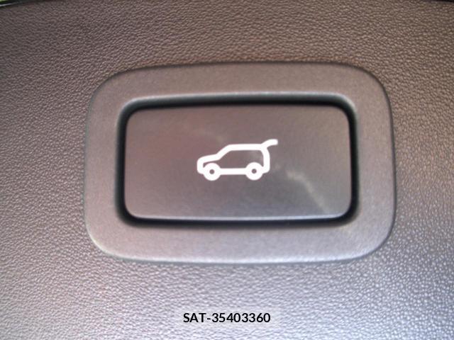Jaguar E-PACE 2019-12 8279523-9