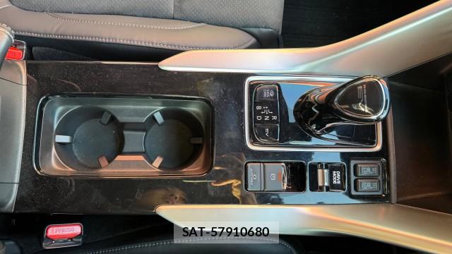 Mitsubishi ECLIPSE CROSS 2021-04 8281021-12