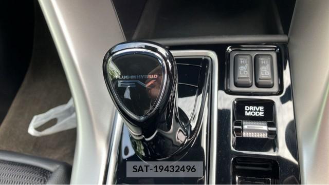 Mitsubishi ECLIPSE CROSS 2022-06 8281834-14