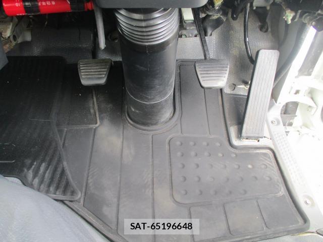 Isuzu ELF TRUCK 2020-12 8279560-7
