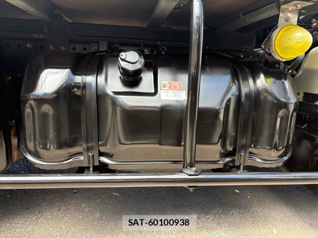 Isuzu ELF TRUCK 2016-04 8280295-17