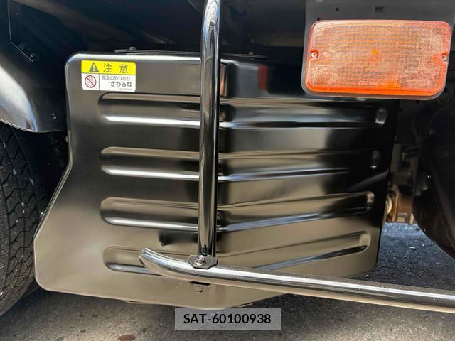 Isuzu ELF TRUCK 2016-04 8280295-18