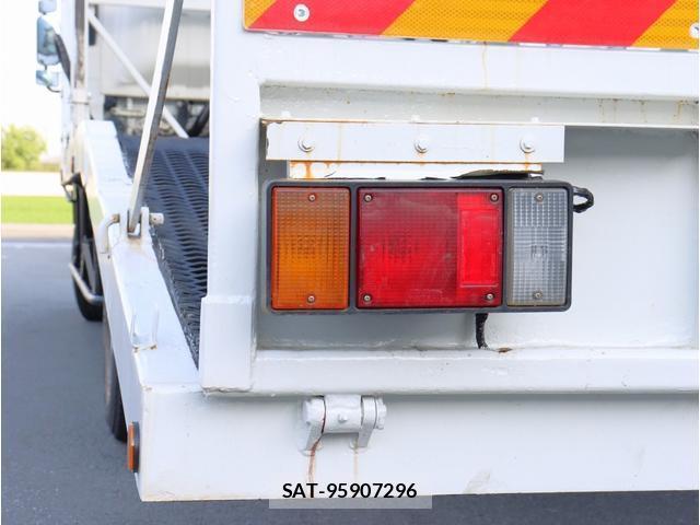 Isuzu ELF TRUCK 2018-03 8283412-13