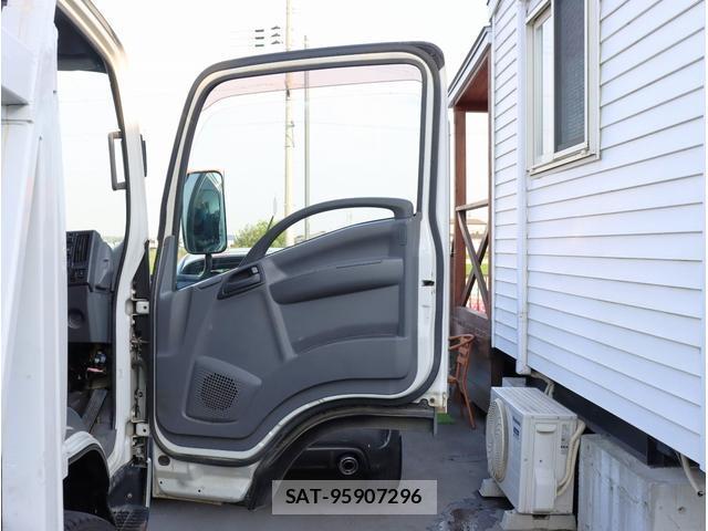 Isuzu ELF TRUCK 2018-03 8283412-15