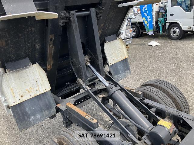 Isuzu ELF TRUCK 2011-01 8284812-8